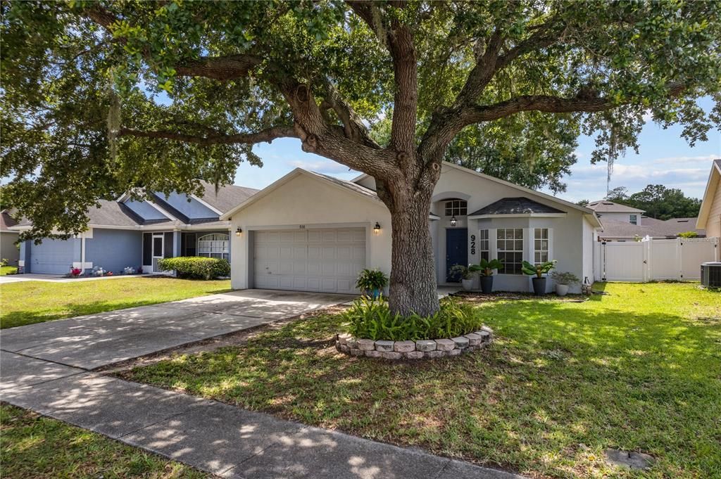 Active With Contract: $385,000 (3 beds, 2 baths, 1288 Square Feet)