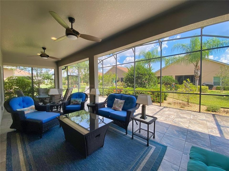 Covered Lanai with Screened Bird Cage