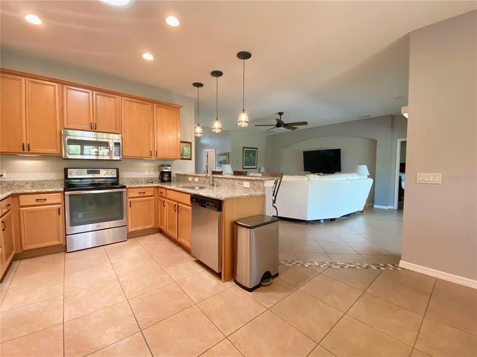 For Sale: $345,000 (2 beds, 2 baths, 1673 Square Feet)