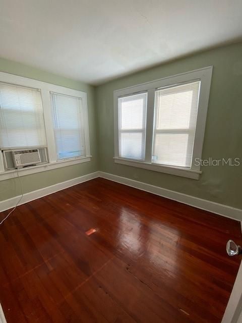 For Rent: $1,825 (2 beds, 1 baths, 950 Square Feet)