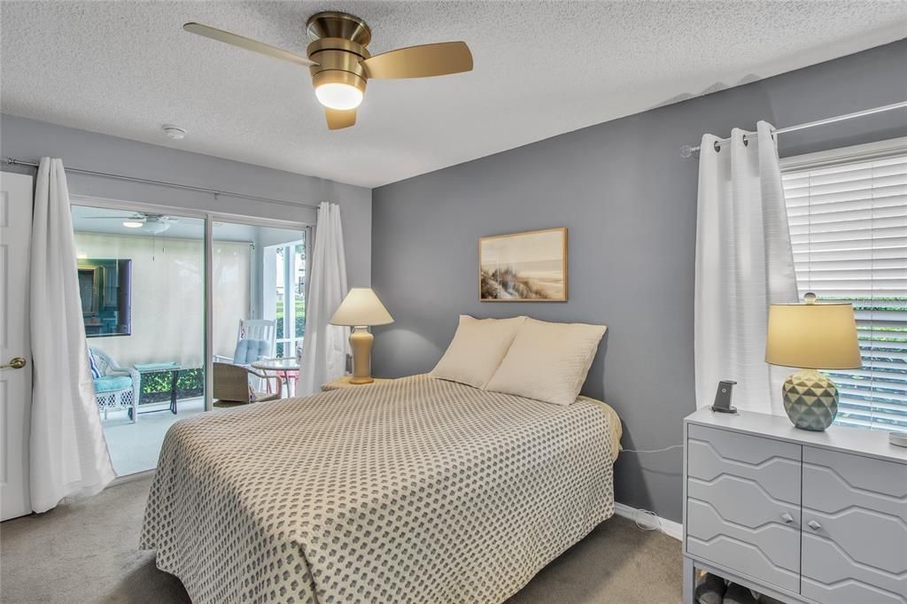 For Sale: $349,900 (2 beds, 2 baths, 1338 Square Feet)