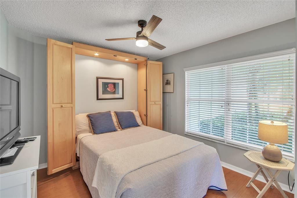 For Sale: $349,900 (2 beds, 2 baths, 1338 Square Feet)