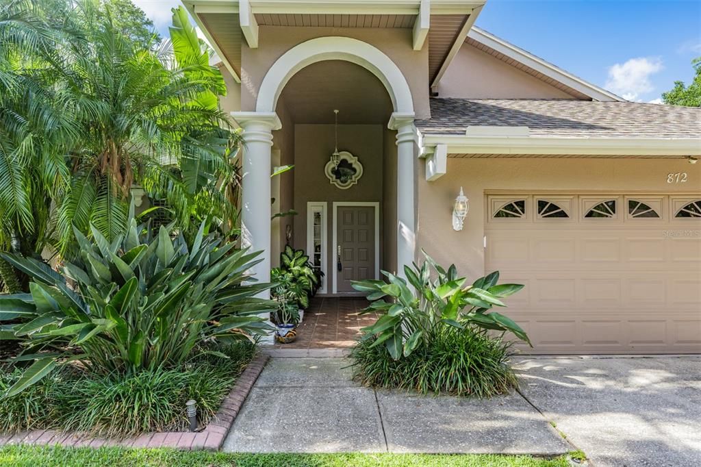 For Sale: $600,000 (3 beds, 2 baths, 1982 Square Feet)