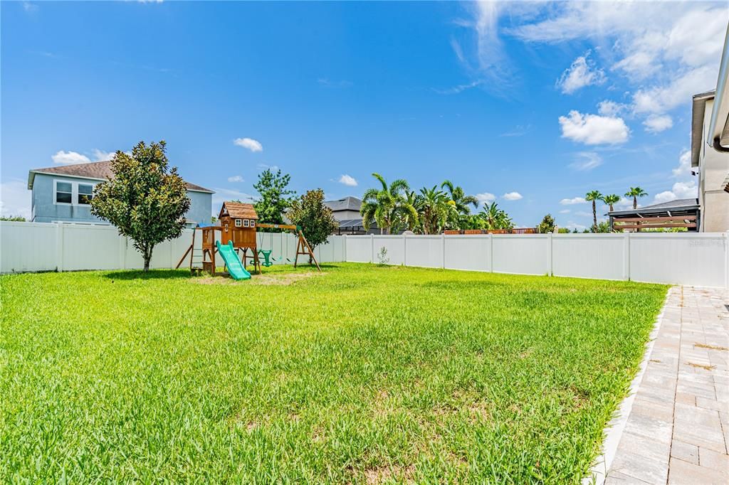 For Sale: $685,000 (4 beds, 2 baths, 2683 Square Feet)