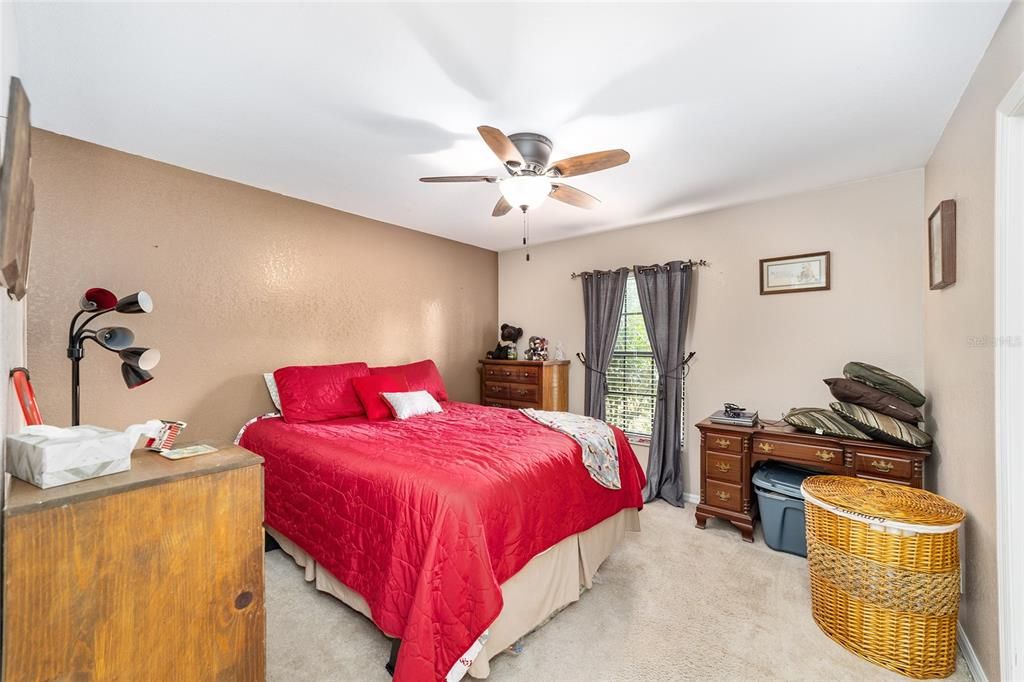 For Sale: $305,000 (3 beds, 2 baths, 1444 Square Feet)