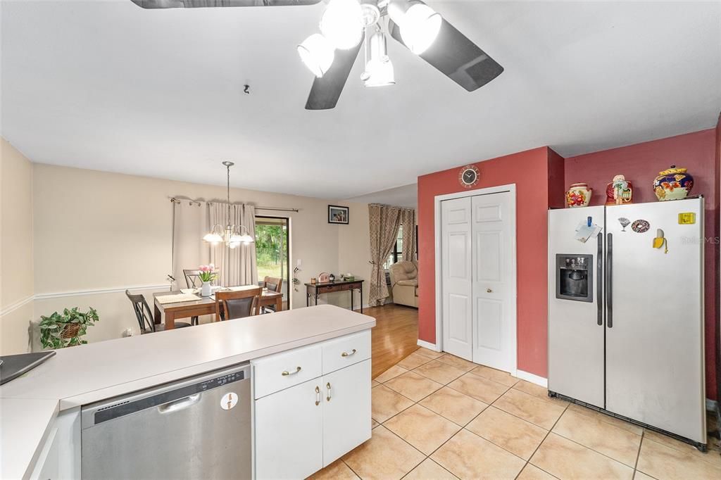 For Sale: $305,000 (3 beds, 2 baths, 1444 Square Feet)