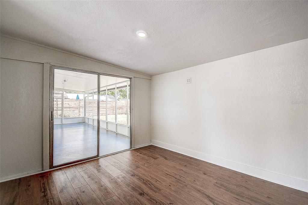 For Sale: $339,000 (2 beds, 1 baths, 744 Square Feet)