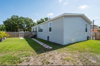 Active With Contract: $335,000 (3 beds, 2 baths, 1404 Square Feet)