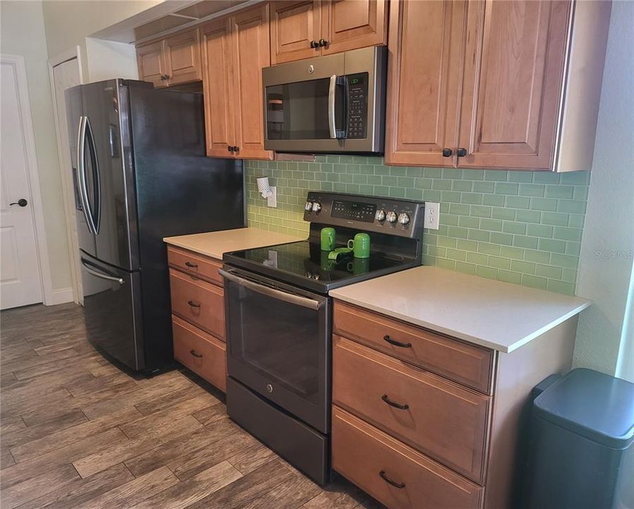For Sale: $449,900 (3 beds, 2 baths, 1633 Square Feet)