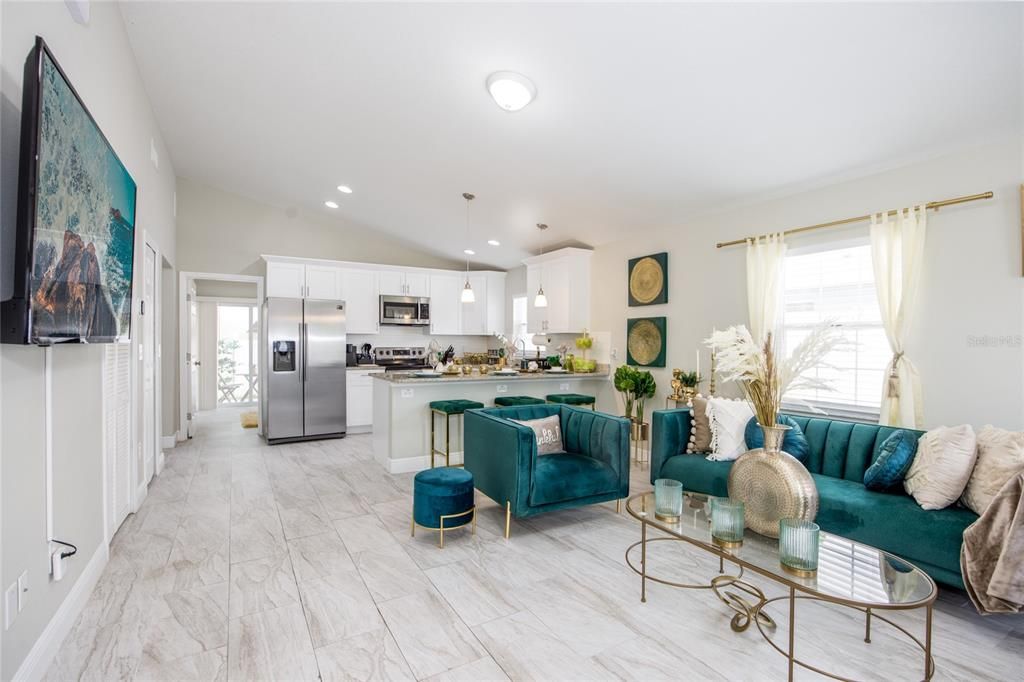 Active With Contract: $2,350 (3 beds, 2 baths, 1245 Square Feet)