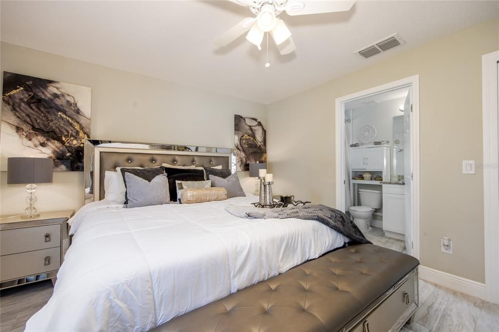 Active With Contract: $2,350 (3 beds, 2 baths, 1245 Square Feet)