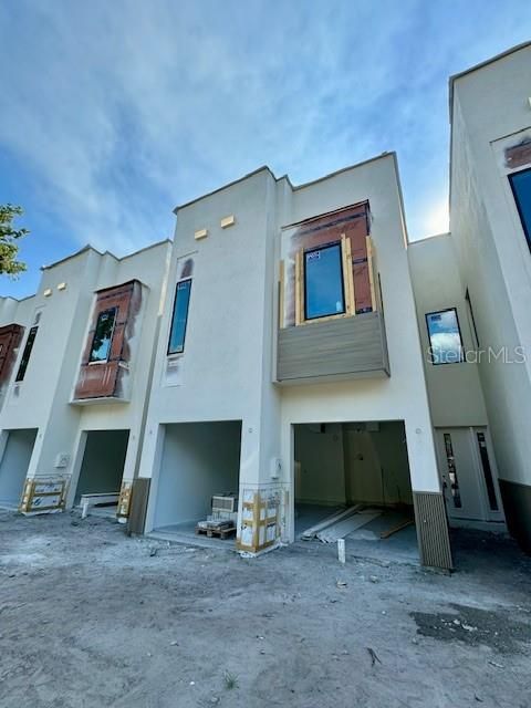 En Venta: $999,000 (3 camas, 4 baños, 2592 Pies cuadrados)