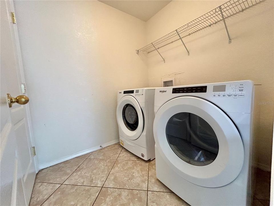 For Rent: $2,295 (4 beds, 2 baths, 1807 Square Feet)