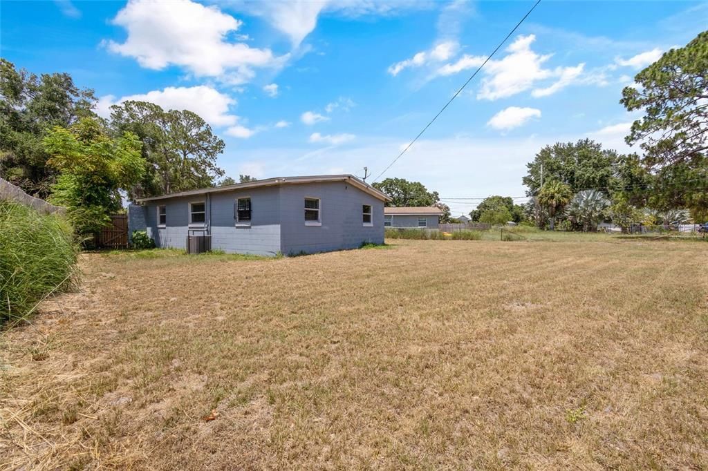 Active With Contract: $230,000 (3 beds, 1 baths, 875 Square Feet)