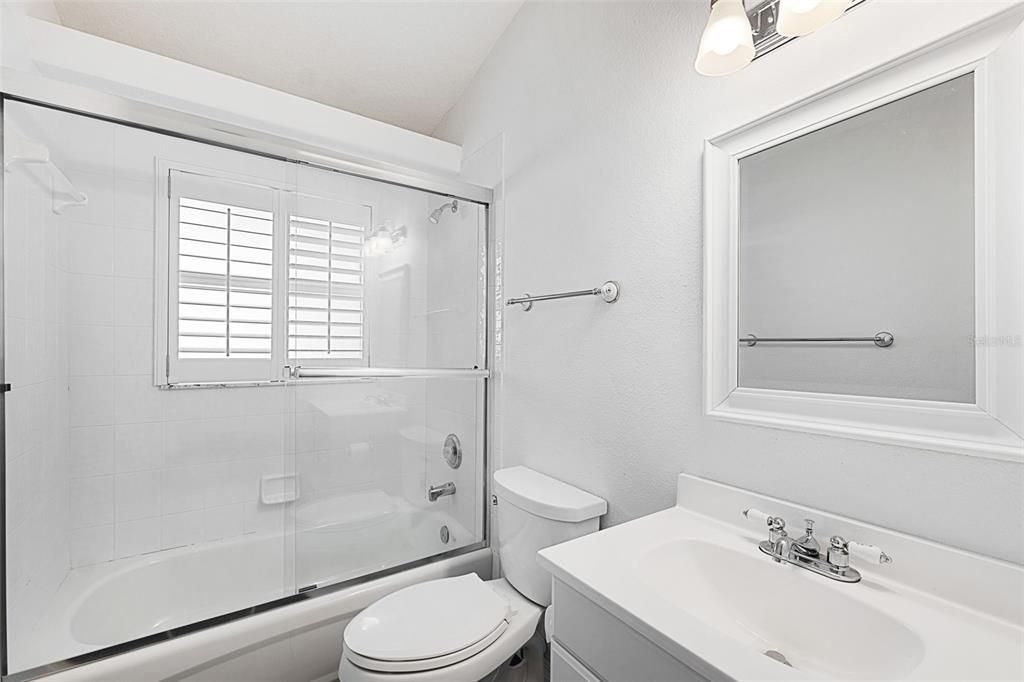 For Sale: $279,000 (2 beds, 2 baths, 1308 Square Feet)
