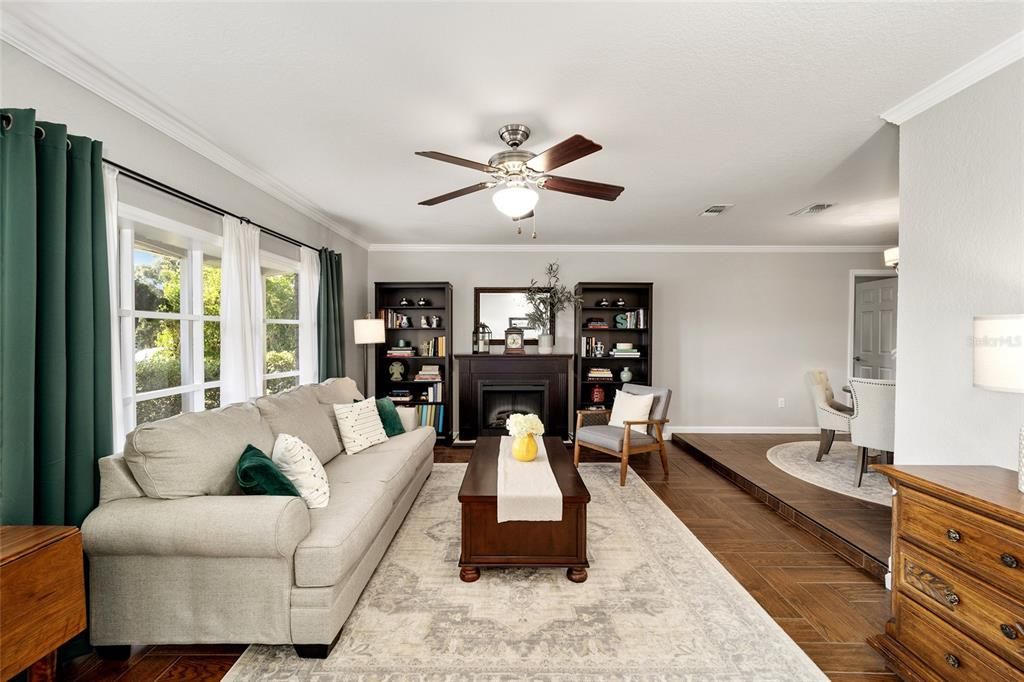 Active With Contract: $399,900 (3 beds, 2 baths, 1886 Square Feet)