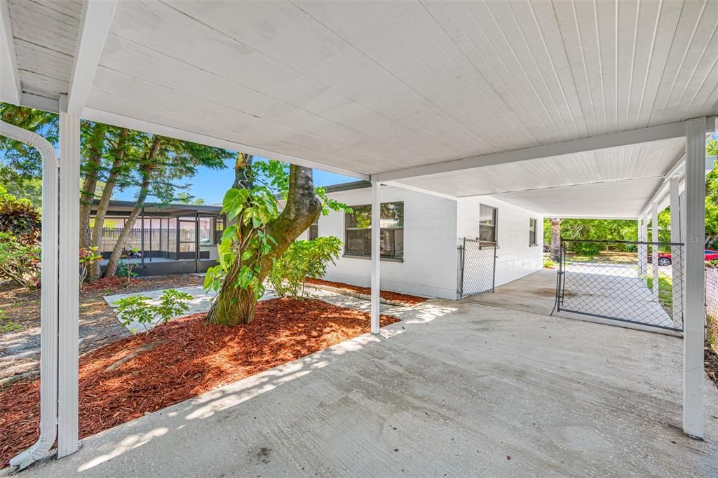 Active With Contract: $418,900 (4 beds, 2 baths, 1397 Square Feet)