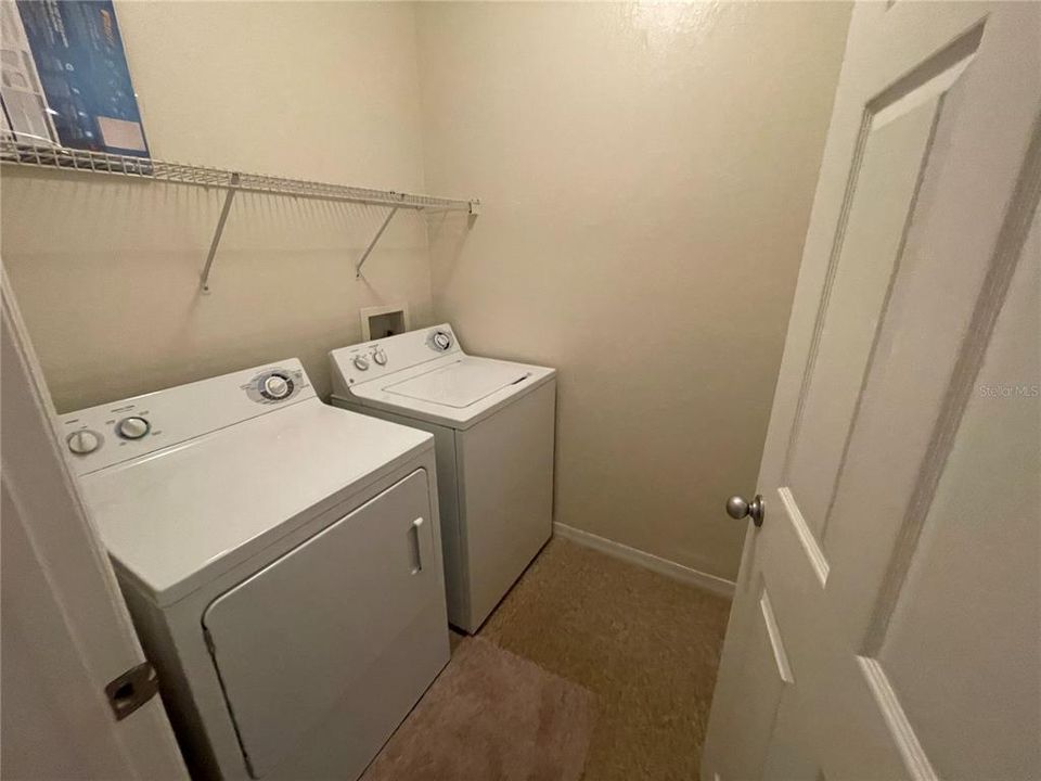 For Rent: $1,300 (1 beds, 1 baths, 716 Square Feet)