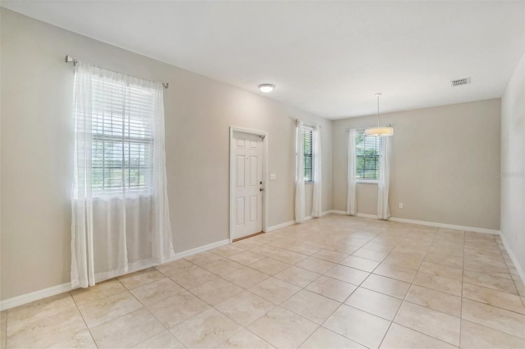 For Sale: $380,000 (3 beds, 2 baths, 1755 Square Feet)