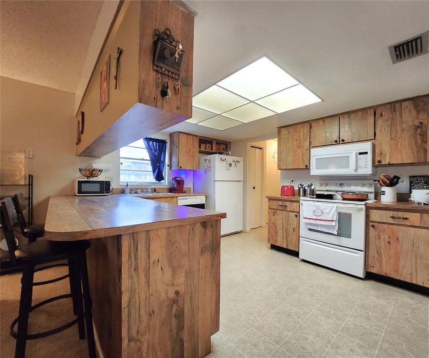 For Sale: $349,000 (3 beds, 2 baths, 1938 Square Feet)