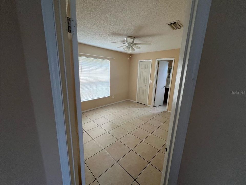 For Rent: $2,300 (4 beds, 2 baths, 1140 Square Feet)