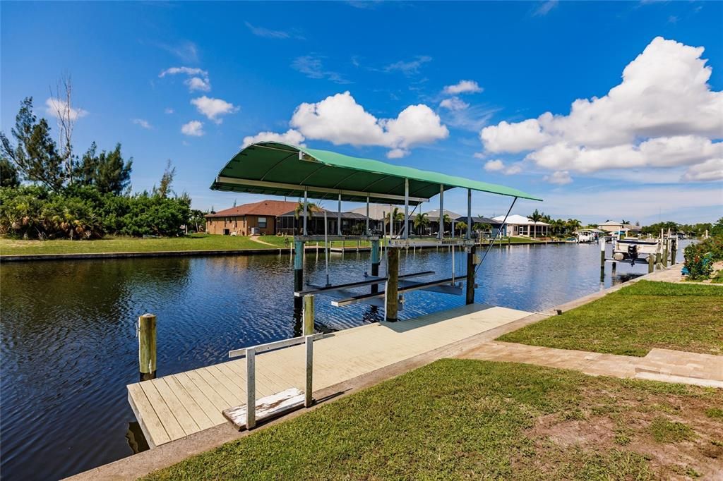 For Sale: $895,000 (3 beds, 2 baths, 2124 Square Feet)