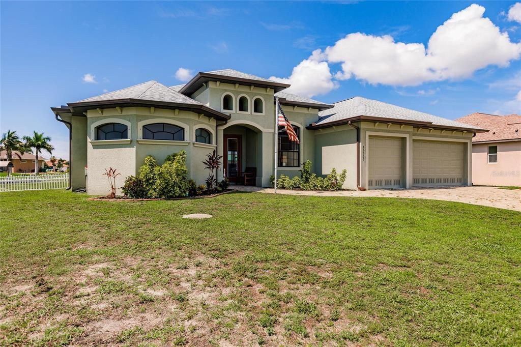 For Sale: $895,000 (3 beds, 2 baths, 2124 Square Feet)