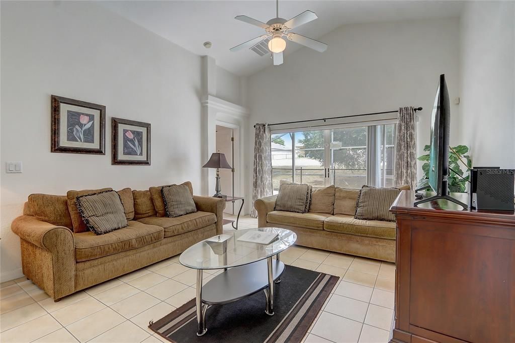 For Sale: $369,900 (3 beds, 2 baths, 1412 Square Feet)