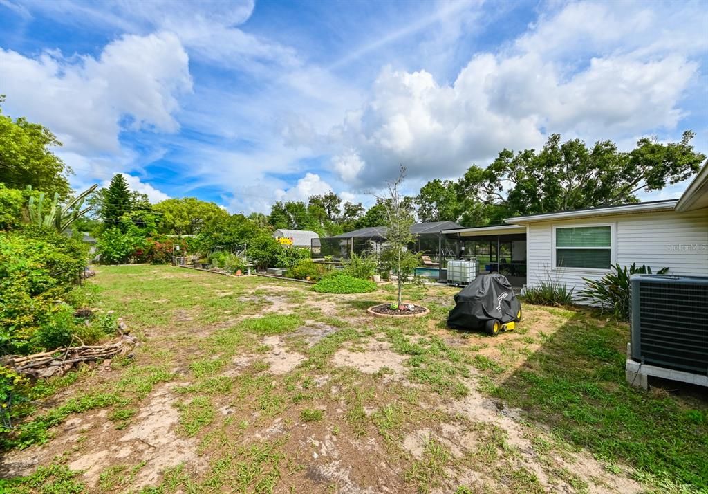 Active With Contract: $375,000 (3 beds, 2 baths, 1688 Square Feet)