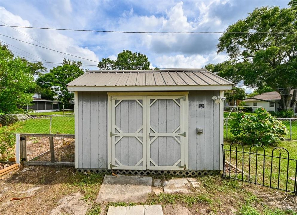 Active With Contract: $375,000 (3 beds, 2 baths, 1688 Square Feet)