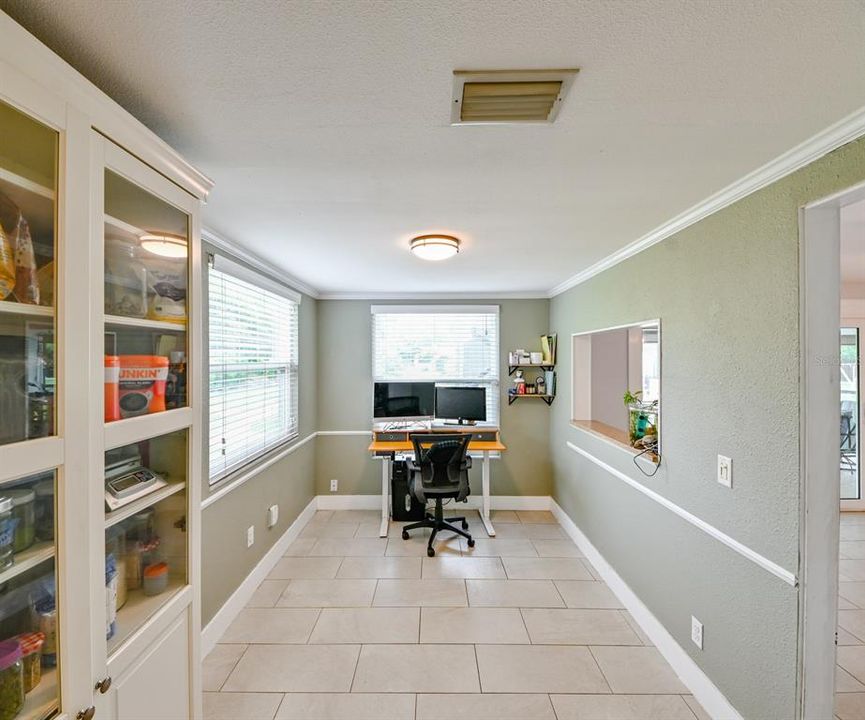 Office Area/Dining Nook next to Kitchen