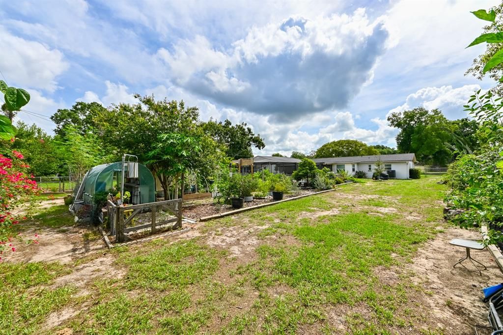 Active With Contract: $375,000 (3 beds, 2 baths, 1688 Square Feet)