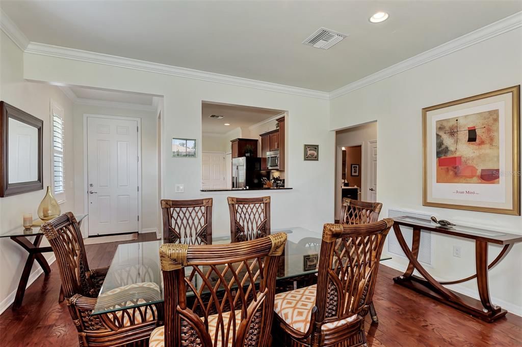 Active With Contract: $2,750 (3 beds, 2 baths, 1398 Square Feet)