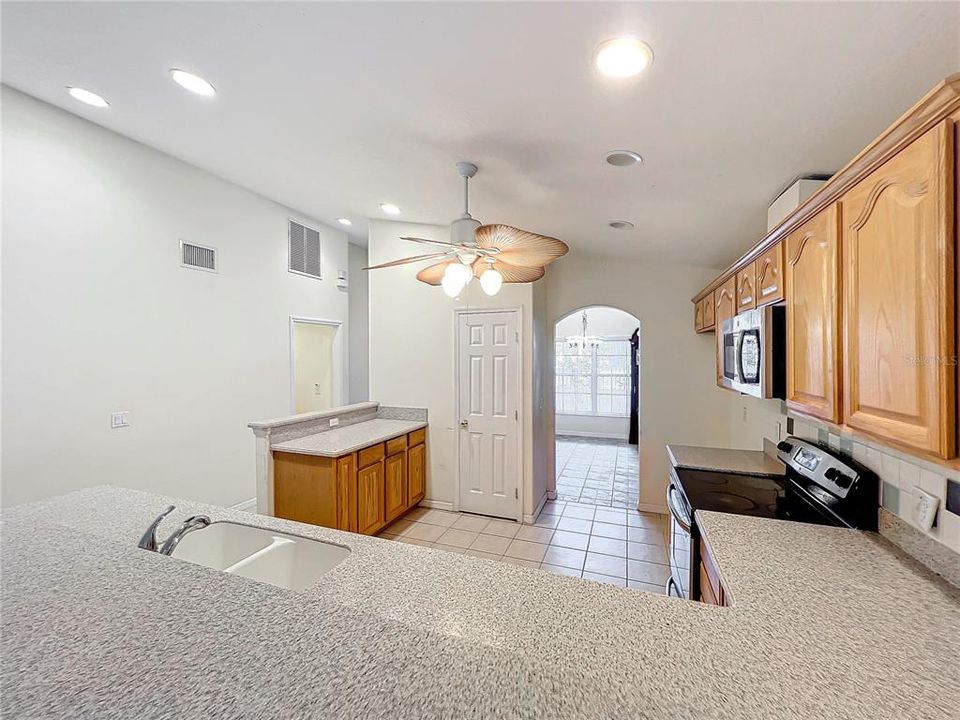 For Sale: $274,900 (3 beds, 2 baths, 1660 Square Feet)