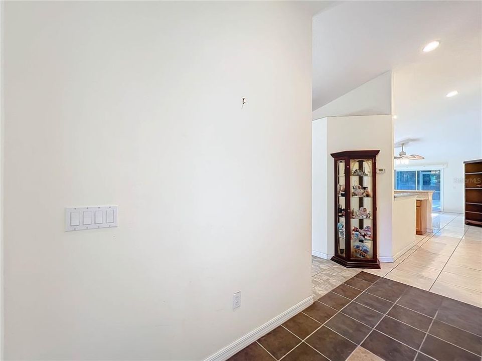 For Sale: $274,900 (3 beds, 2 baths, 1660 Square Feet)