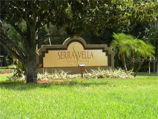 Active With Contract: $1,300 (1 beds, 1 baths, 650 Square Feet)