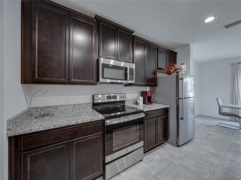 For Sale: $289,000 (3 beds, 2 baths, 1606 Square Feet)