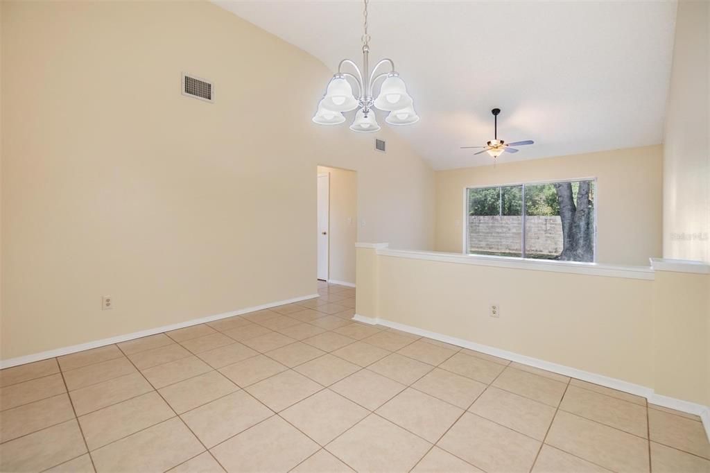 For Rent: $2,095 (3 beds, 2 baths, 1287 Square Feet)