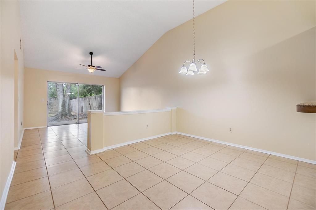 For Rent: $2,095 (3 beds, 2 baths, 1287 Square Feet)