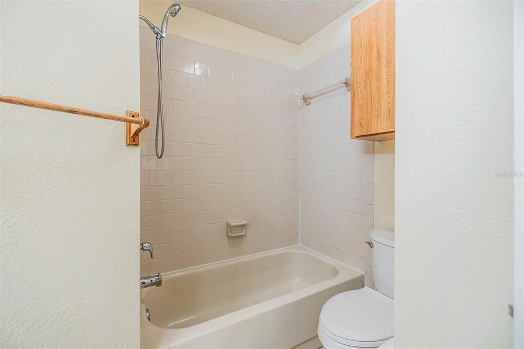 For Rent: $2,095 (3 beds, 2 baths, 1287 Square Feet)