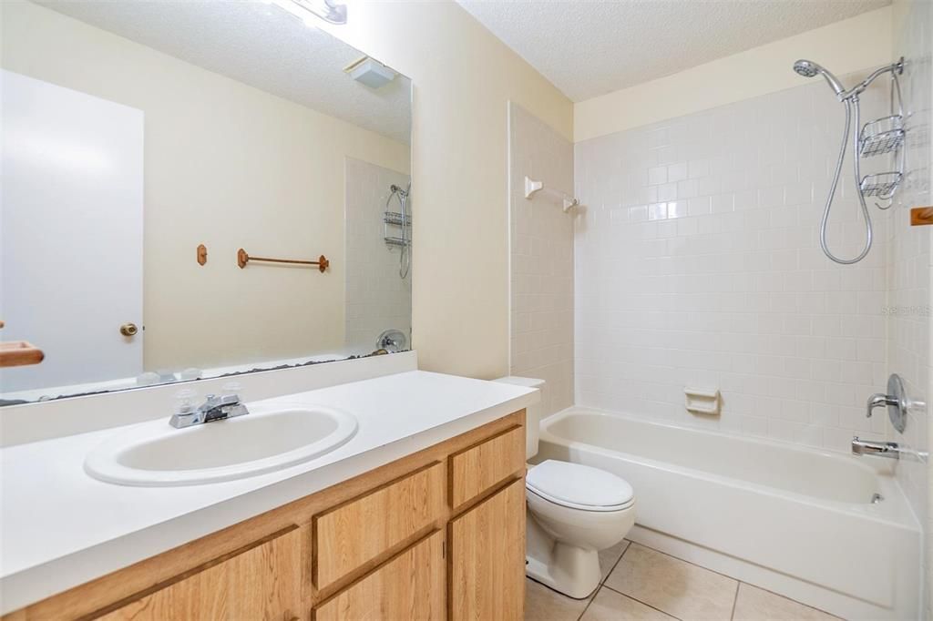 For Rent: $2,095 (3 beds, 2 baths, 1287 Square Feet)