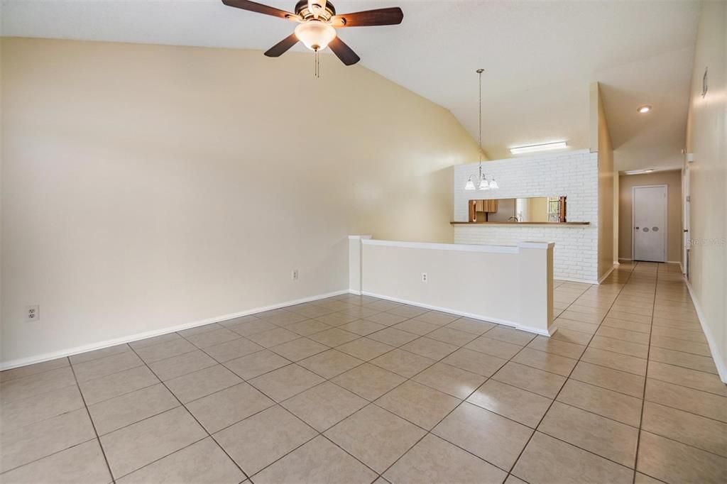 For Rent: $2,095 (3 beds, 2 baths, 1287 Square Feet)