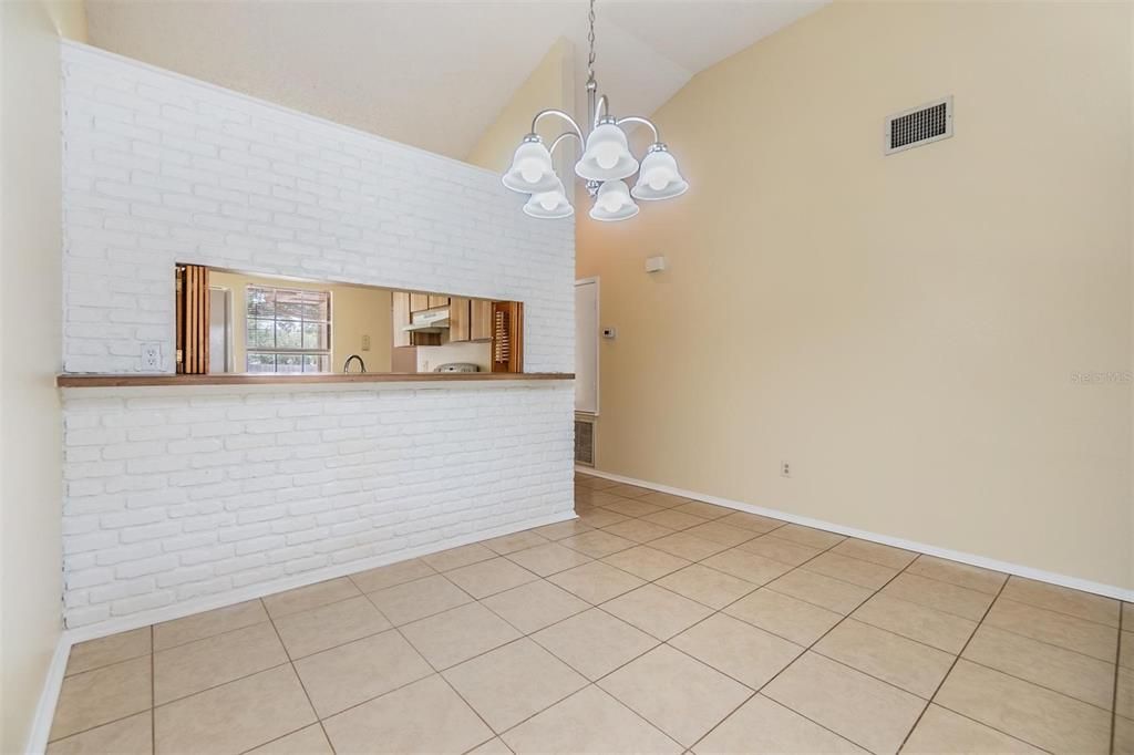 For Rent: $2,095 (3 beds, 2 baths, 1287 Square Feet)