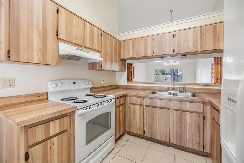 For Rent: $2,095 (3 beds, 2 baths, 1287 Square Feet)