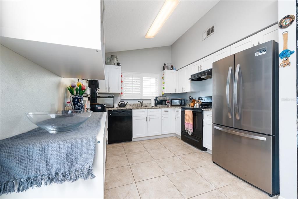For Sale: $350,000 (3 beds, 2 baths, 1356 Square Feet)