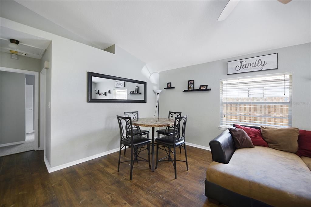 Active With Contract: $359,000 (2 beds, 2 baths, 936 Square Feet)