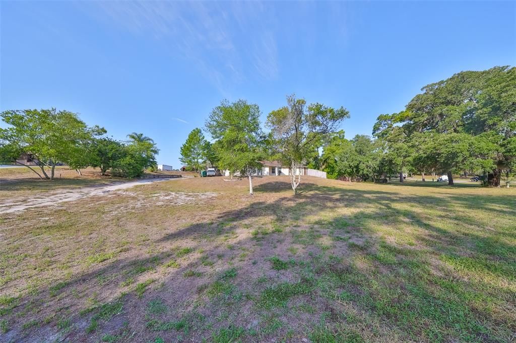 For Sale: $425,000 (3 beds, 2 baths, 1919 Square Feet)