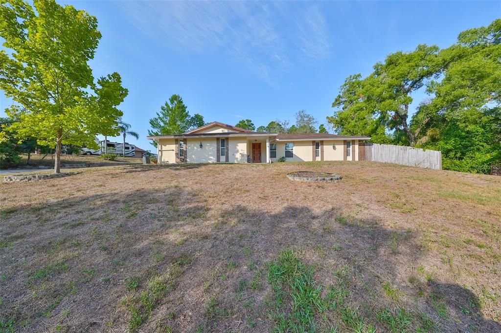 For Sale: $425,000 (3 beds, 2 baths, 1919 Square Feet)