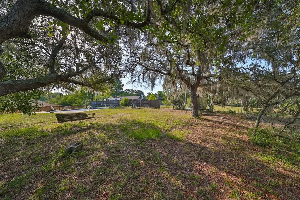 For Sale: $425,000 (3 beds, 2 baths, 1919 Square Feet)