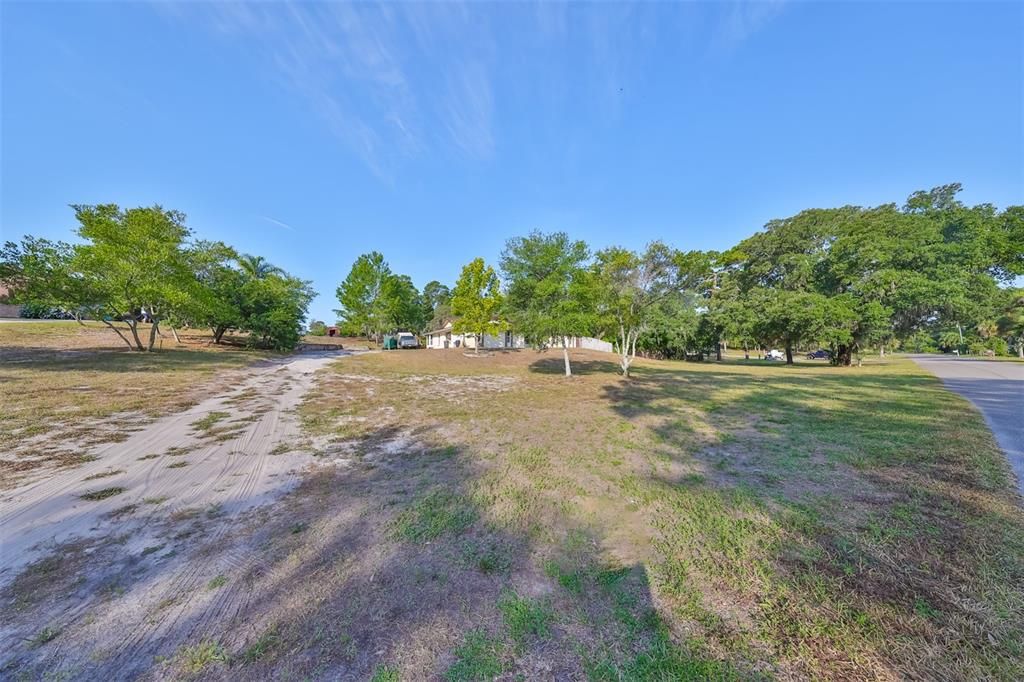 For Sale: $425,000 (3 beds, 2 baths, 1919 Square Feet)